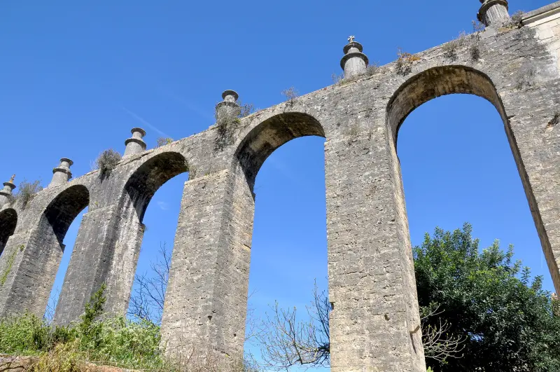 Aqueduto dos Pegões, construído para abastecer o Convento de Cristo