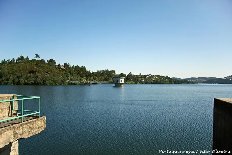 Castelo de Bode permite prolongar a descoberta de Tomar pela paisagem do Zêzere. É uma extensão regional do roteiro histórico.