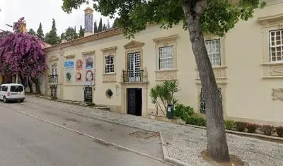 Imagem que acompanha a notícia «TOMAR - Município obrigado a injetar mais 34 mil euros na Escola Profissional… «que está na posição complicada (…) no ponto de vista financeiro»» (Rádio Hertz)