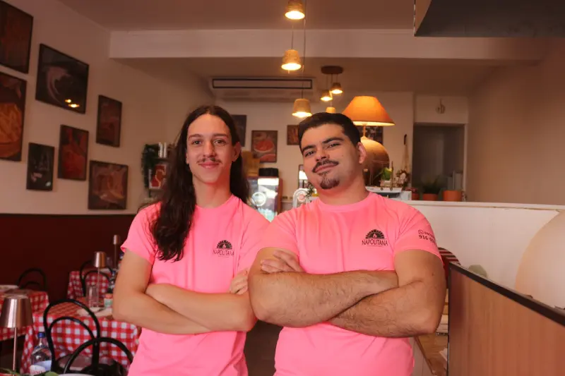 Imagem que acompanha a notícia «TOMAR - Pizzaria Napolitana abriu portas na rua Alexandre Herculano. «O cliente é família»» (Rádio Hertz)