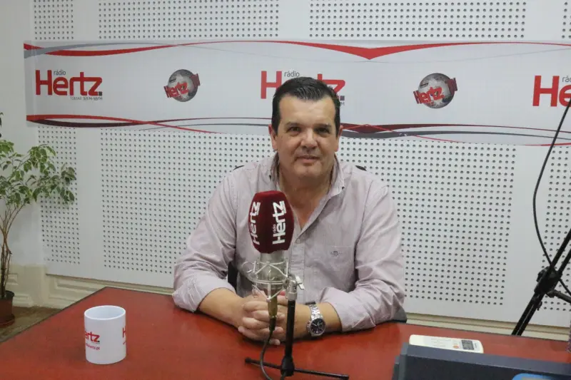 Imagem que acompanha a notícia «TOMAR - Assista, na íntegra, à entrevista do vereador Samuel Fontes na Hertz» (Rádio Hertz)