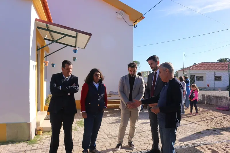 Imagem que acompanha a notícia «TOMAR - Tiago Carrão de visita à freguesia de Madalena/Beselga. Criação de novo Centro de Saúde em Porto da Lage é assunto prioritário» (Rádio Hertz)