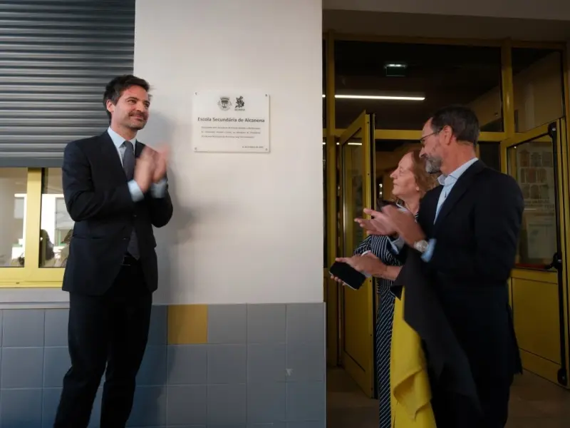Imagem que acompanha a notícia «Alcanena aposta na modernização e diversificação dos percursos educativos com investimento de 6,7 ME» (mediotejo.net)