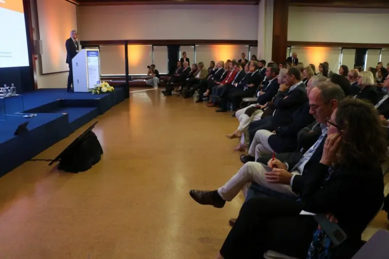 Imagem que acompanha a notícia «OURÉM - Fátima recebe conferência internacional dos 30 anos da Associação Shrines of Europe» (Rádio Hertz)