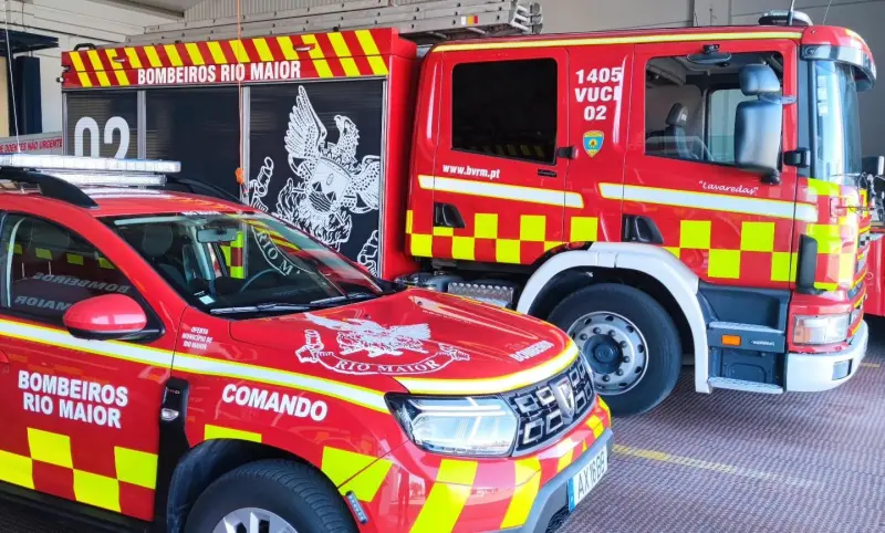 Imagem que acompanha a notícia «RIO MAIOR - Despiste de trator tira a vida a homem de 53 anos» (Rádio Hertz)