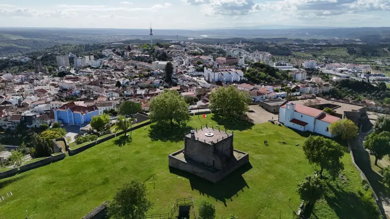 Imagem que acompanha a notícia «ABRANTES - Município distinguido com o prémio ‘Viver em igualdade’» (Rádio Hertz)