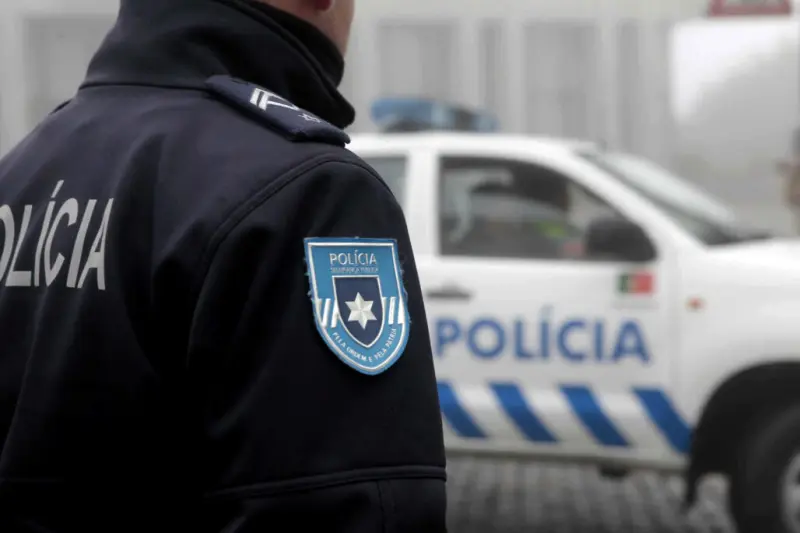 Imagem que acompanha a notícia «PSP recupera em Tomar viatura furtada em Ponte de Lima e apreende 8.700 euros e ouro» (RCA Ribatejo)