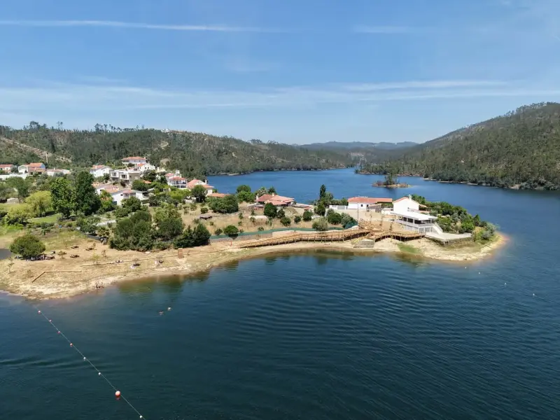 Imagem que acompanha a notícia «Ferreira do Zêzere tem a Praia Revelação de 2026» (Tomar TV)