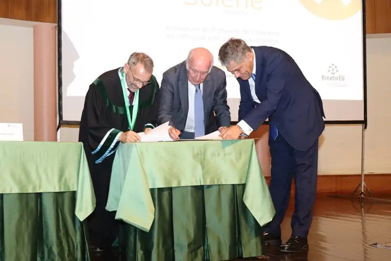 Imagem que acompanha a notícia «TOMAR - Universidade Autónoma de Lisboa e Universidade Politécnica criam consórcio para reforçar cooperação no ensino superior» (Rádio Hertz)