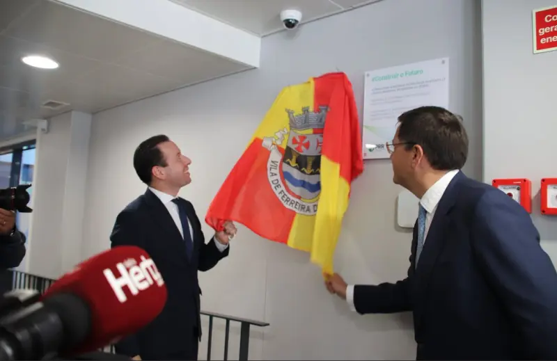 Imagem que acompanha a notícia «FERREIRA DO ZÊZERE - Está concretizado este sonho: eis a Loja do Cidadão, eis mais e melhor proximidade com o serviço público» (Rádio Hertz)