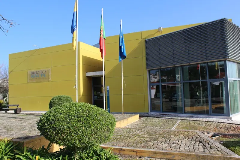 Imagem que acompanha a notícia «VILA DE REI - Museus, Biblioteca e Posto de Informação entram em horário de Inverno» (Rádio Hertz)