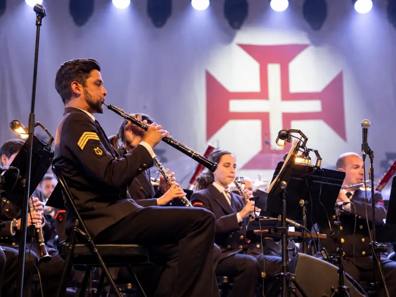 Imagem que acompanha a notícia «VOLver leva Banda da Armada e teatro a Torres Novas e Vila Nova da Barquinha» (MedioTejo.net)