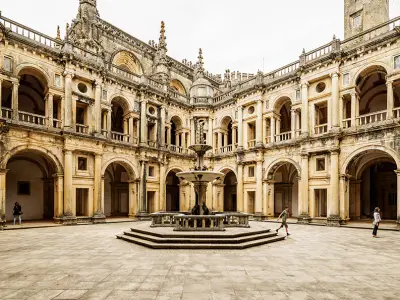 Imagem que acompanha a notícia «Convento de Cristo reabre claustros ao público com visita noturna em 24 de setembro» (mediotejo.net)