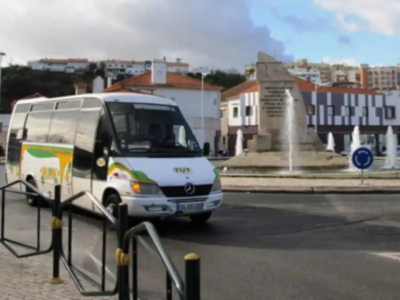 Imagem que acompanha a notícia «Câmara de Torres Novas estuda reforço dos TUT e nova paragem junto à USF Cardílio» (mediotejo.net)