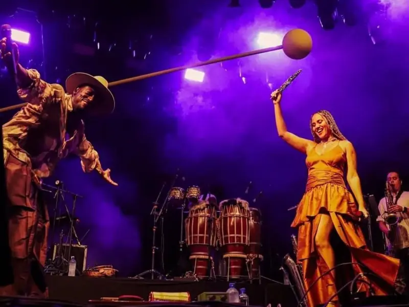 Imagem que acompanha a notícia «Festival Vapor junta Mayra Andrade e Iolanda a dois dias de artes e património ferroviário» (mediotejo.net)