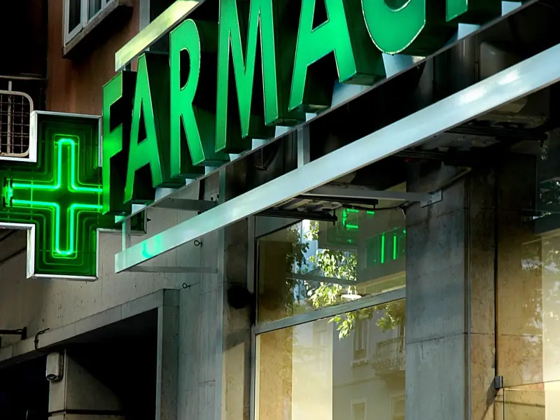Imagem que acompanha a notícia «Câmara de Torres Novas viabiliza mudança da Farmácia Mendonça para o Torres Shopping» (mediotejo.net)