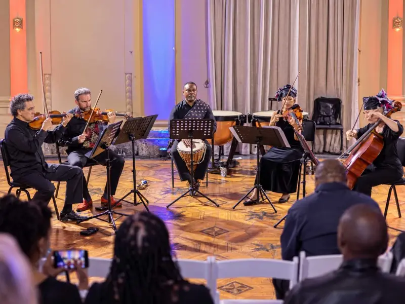Imagem que acompanha a notícia «Tomar | “Sons de África” junta Quarteto Lopes-Graça e Aldovino Munguambe» (mediotejo.net)