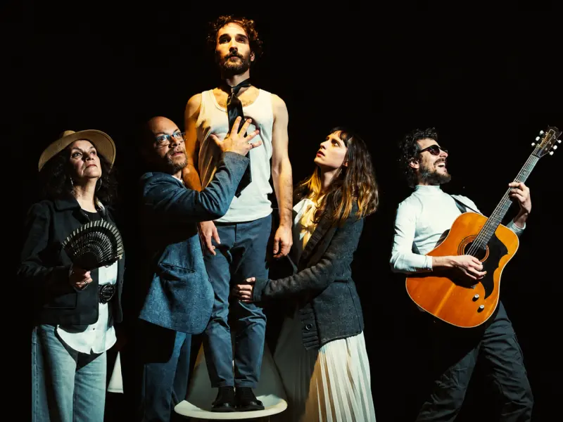 Imagem que acompanha a notícia «Mação | Entre a depressão e a revolução, “Fio Mental” leva saúde mental ao teatro» (mediotejo.net)