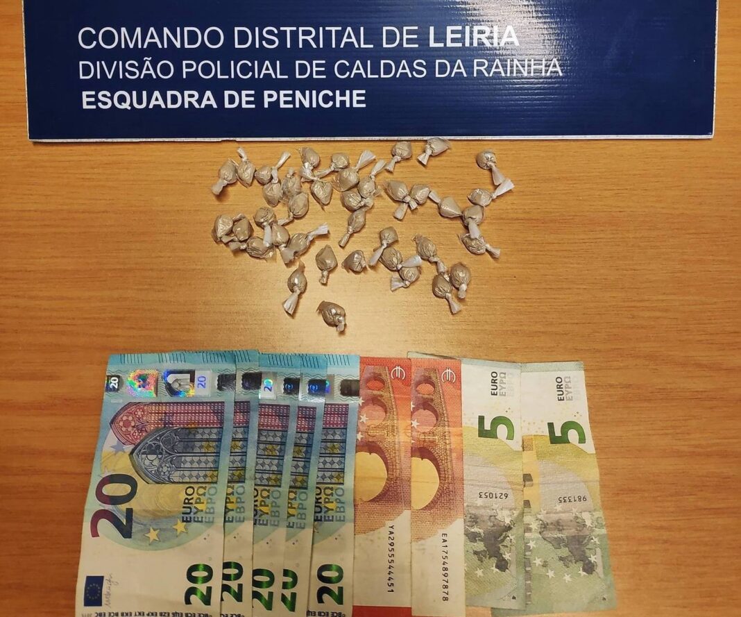 peniche-–-psp-deteve-suspeito-de-trafico-de-droga.-individuo-apanhado-com-180-doses-de-heroina