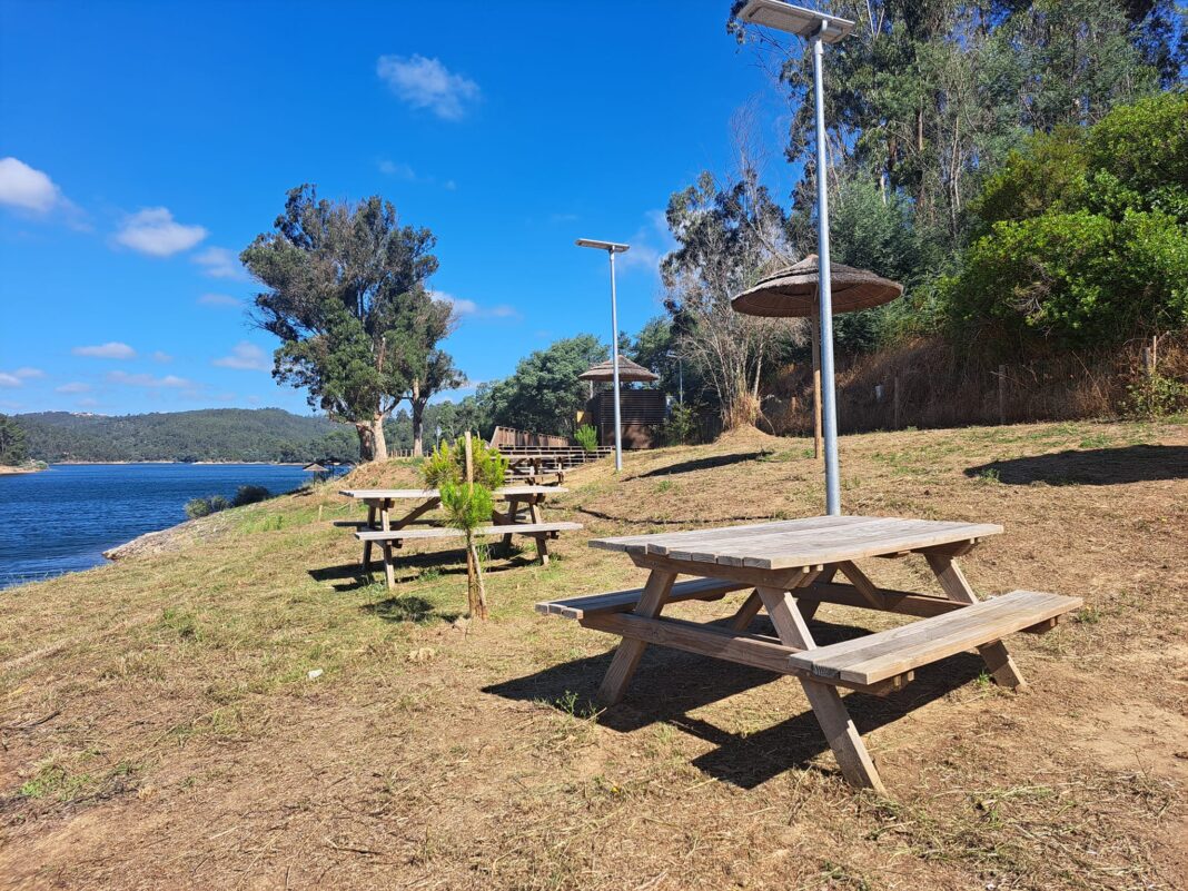 tomar-–-camara-avanca-com-concurso-para-instalar-roulotte-de-bebidas-na-praia-do-alqueidao