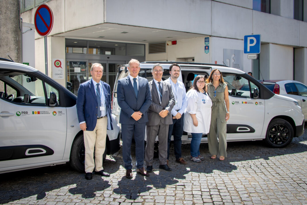 abrantes-–-municipio-entregou-duas-viaturas-eletricas-a-unidade-local-de-saude-do-medio-tejo
