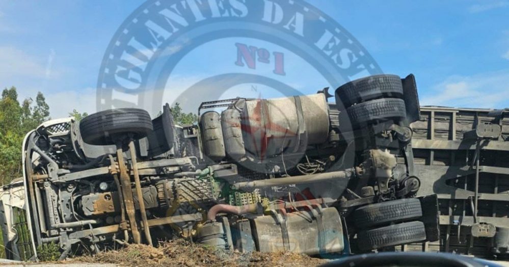 serta-–-despiste-de-pesado-de-mercadorias-provocou-ferimentos-no-condutor-e-condiciona-ic8