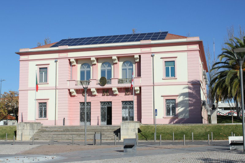 “propaganda-neonazi”-volta-a-suspender-transmissao-da-reuniao-do-entroncamento-(c/audio)