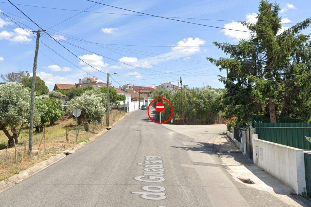 torres-novas-–-camara-faz-‘teste-de-transito’-na-rua-luis-vaz-de-camoes,-na-meia-via