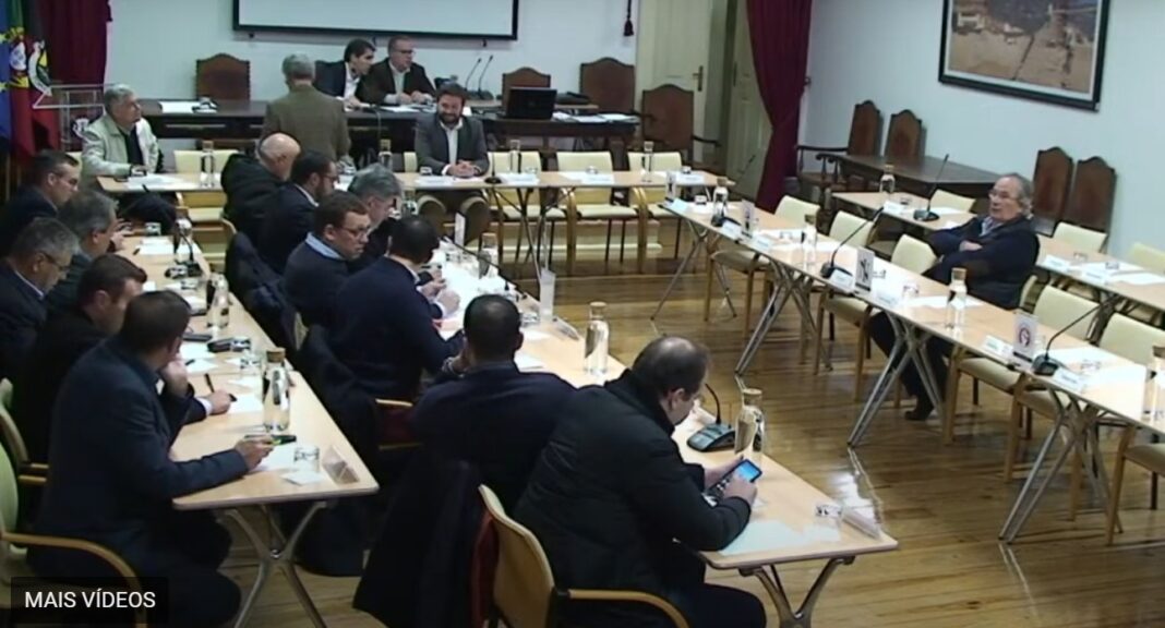 tomar-–-animos-exaltaram-se-na-assembleia-dedicada-ao-25-de-novembro.-ps,-cdu-e-be-voltaram-a-faltar