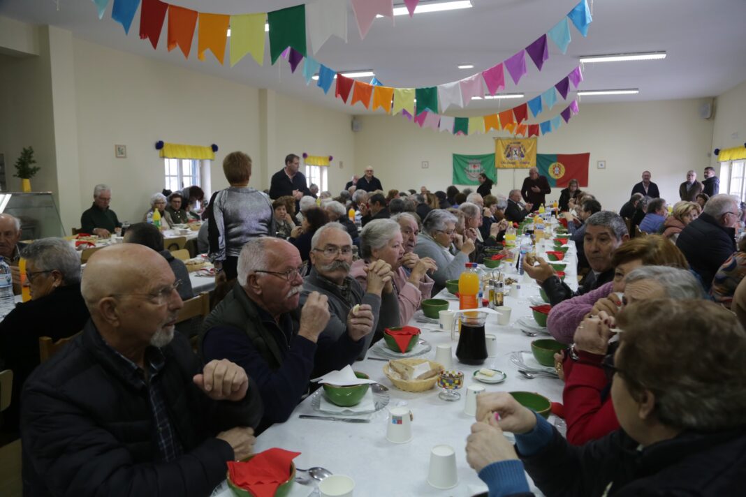 tomar-–-junta-de-casais-e-alviobeira-promoveu-almoco-solidario-de-natal