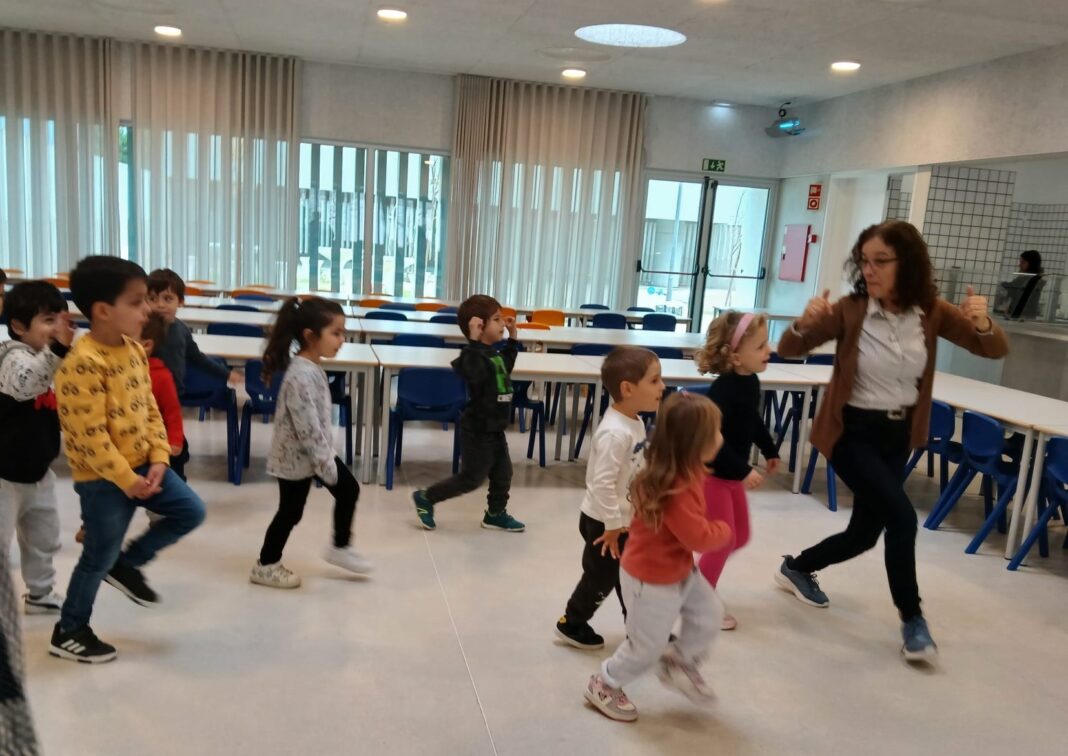 tomar-–-“vamos-a-caca-do-urso”-no-centro-escolar-d.-pedro-iv,-na-linhaceira