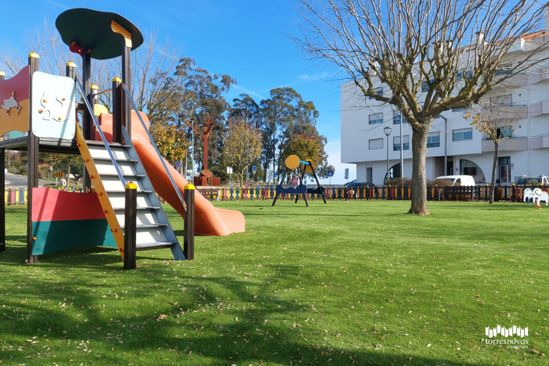 torres-novas-–-parque-infantil-do-jardim-da-vila-esta-de-‘cara-lavada’