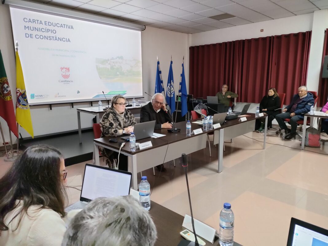 constancia-|-apresentada-por-david-justino,-revisao-da-carta-educativa-foi-aprovada-pela-am