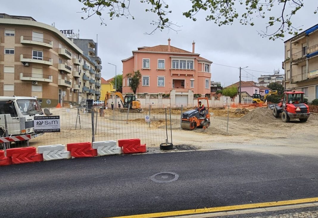 leiria-–-obras-na-rua-da-restauracao-obrigam-ao-corte-de-transito-a-partir-de-segunda-feira