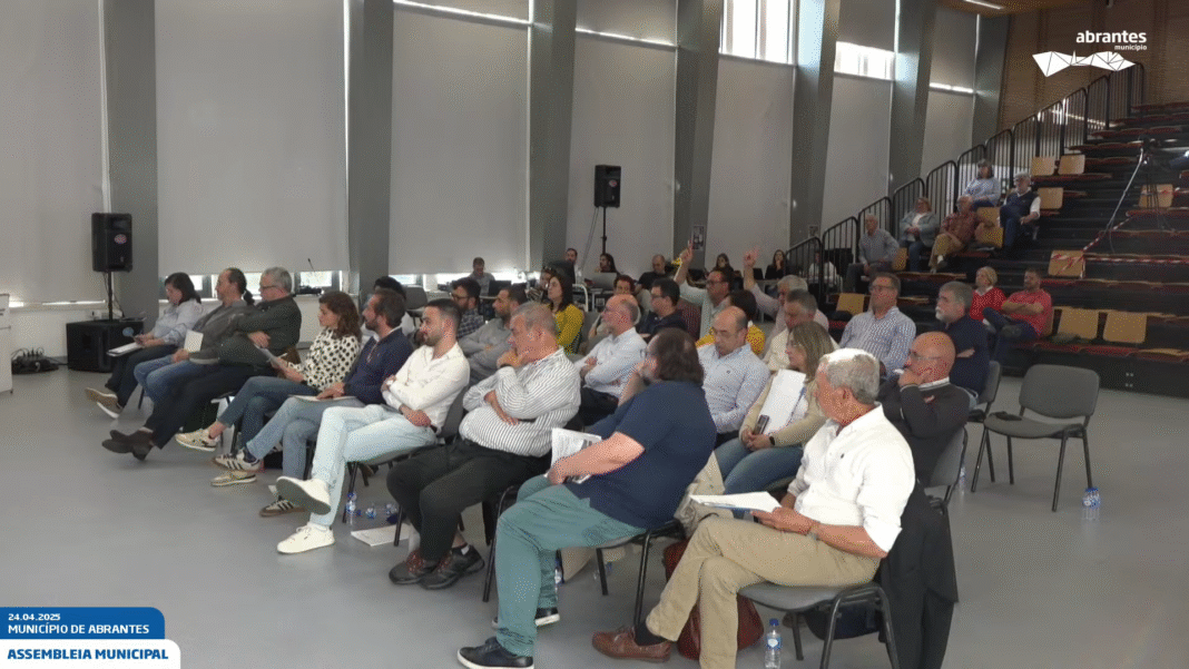 assembleia-municipal-aprova-desagregacao-das-freguesias-de-sao-facundo-e-vale-das-mos-(c/audio)