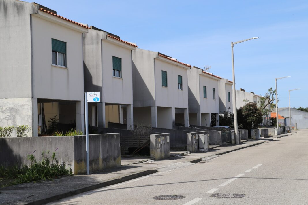 marinha-grande-–-camara-investe-960-mil-euros-na-requalificacao-do-bairro-do-camarnal-novo