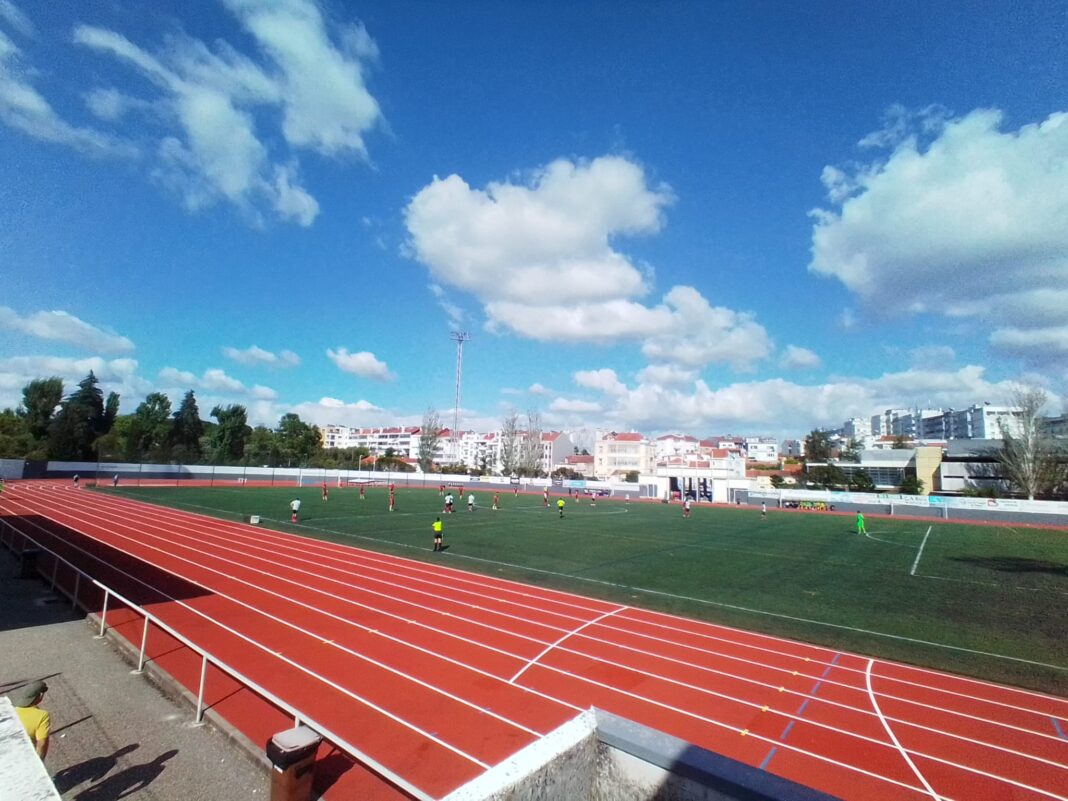 futebol-–-1a-distrital. entroncamento venceu-abrantes-e-ja-respira-‘ar-puro’