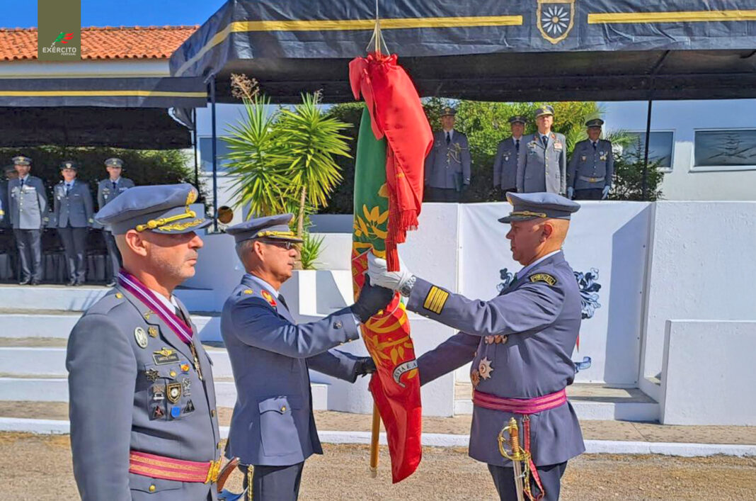 constancia-–-coronel-cordeiro-dias-e-o-novo-comandante-do-campo-militar-de-santa-margarida