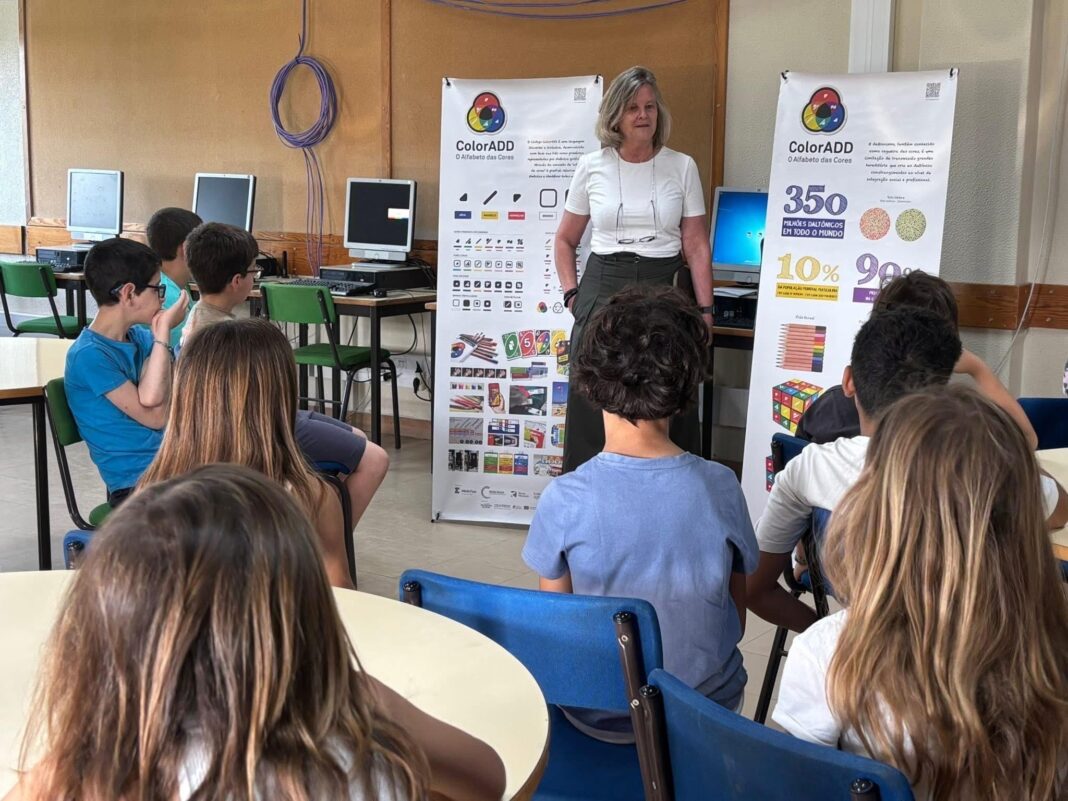vila-de-rei-–-agrupamento-de-escolas-recebeu-a-visita-da-associacao-coloradd