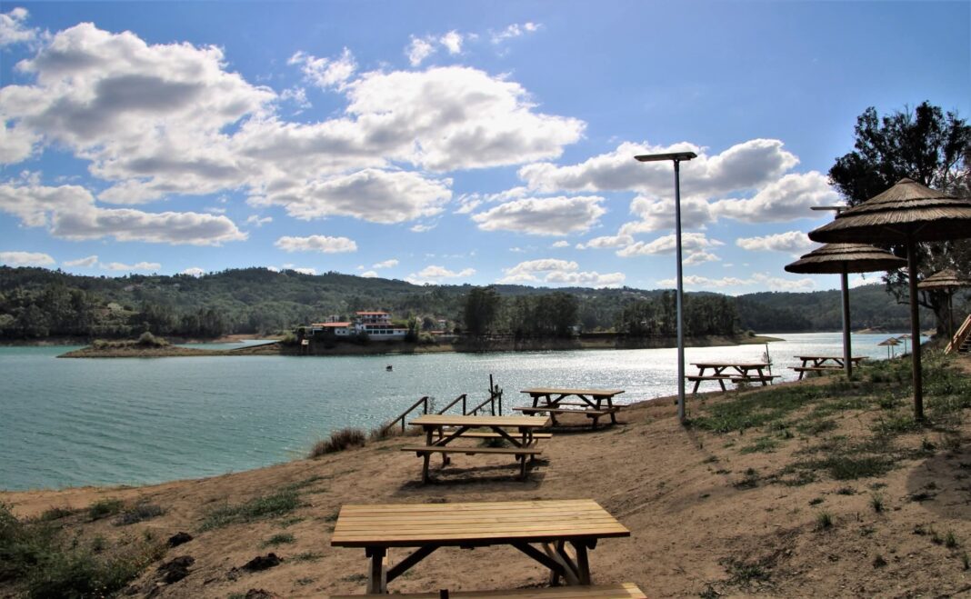 tomar-–-esta-entregue-a-concessao,-por-10-anos,-da-praia-fluvial-do-alqueidao