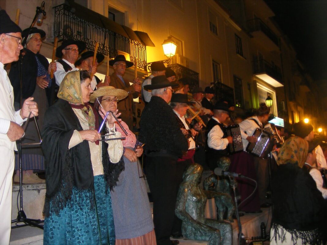 portugal,-eua,-eslovaquia-e-servia-no-festival-internacional-de-folclore-de-abrantes