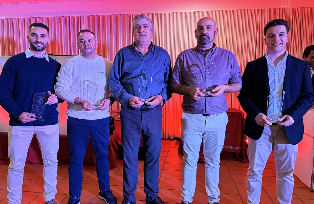 gala-de-natal-do-sab-reuniu-350-pessoas-e-homenageou-cinco-personalidades-do-clube-(c/audio)