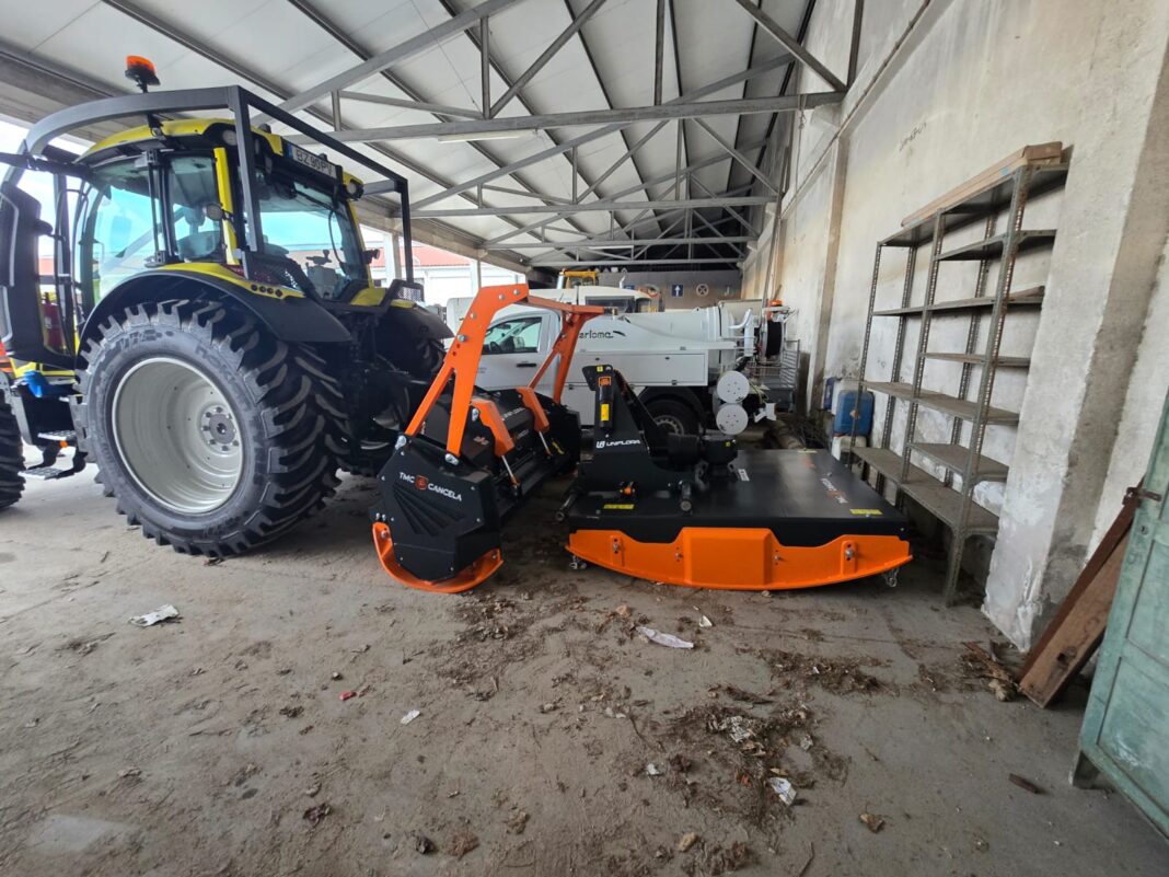 marinha-grande-–-camara-garante-cedencia-de-um-trator-florestal-e-de-duas-alfaias-agricolas