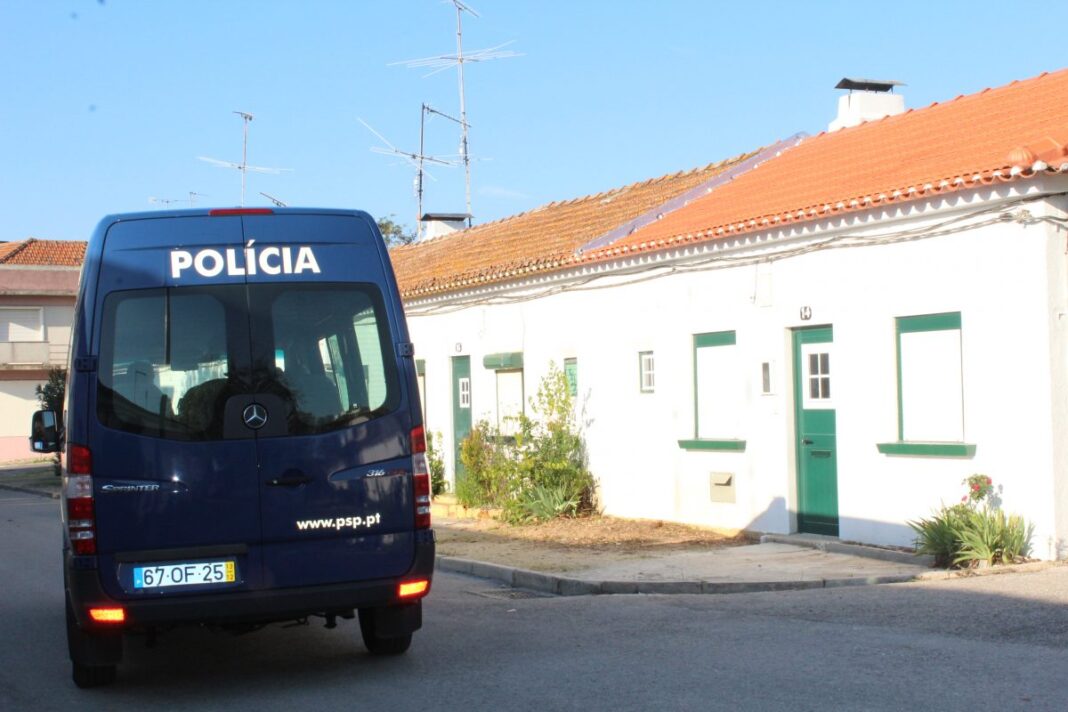 tomar-|-moradora-denuncia-problemas-de-seguranca-e-ruido-no-bairro-1.o-de-maio-(c/audio)