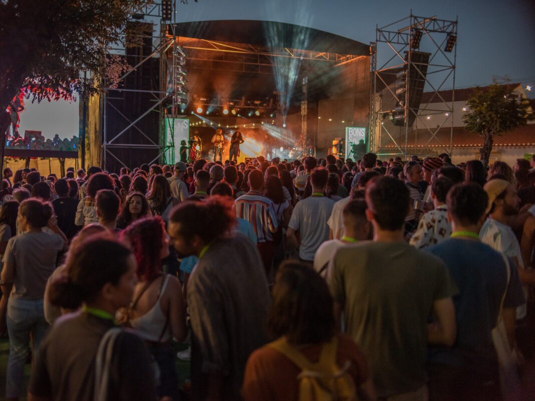 cacique’97,-maes-solteiras,-mxgpu-e-seara-atuam-em-agosto-no-festival-bons-sons