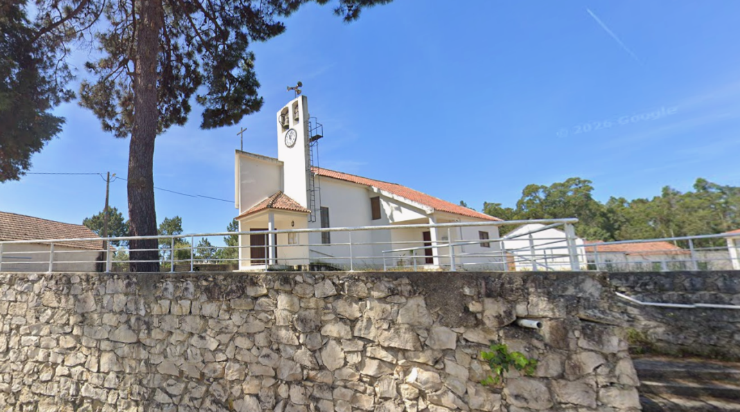 ourem-atribui-apoio-para-requalificacao-da-capela-da-barreira-em-caxarias