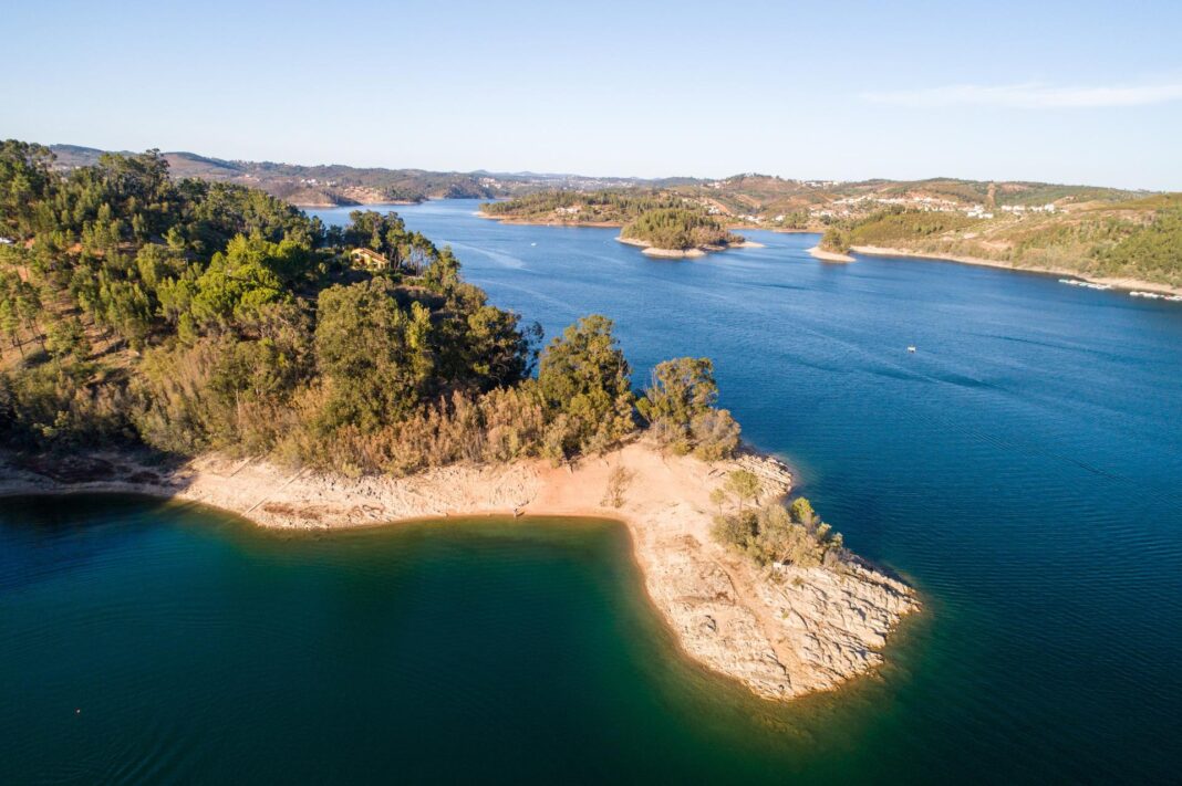 corte-de-acesso-a-praia-fluvial-de-alverangel-volta-a-gerar-contestacao-(c/audio)