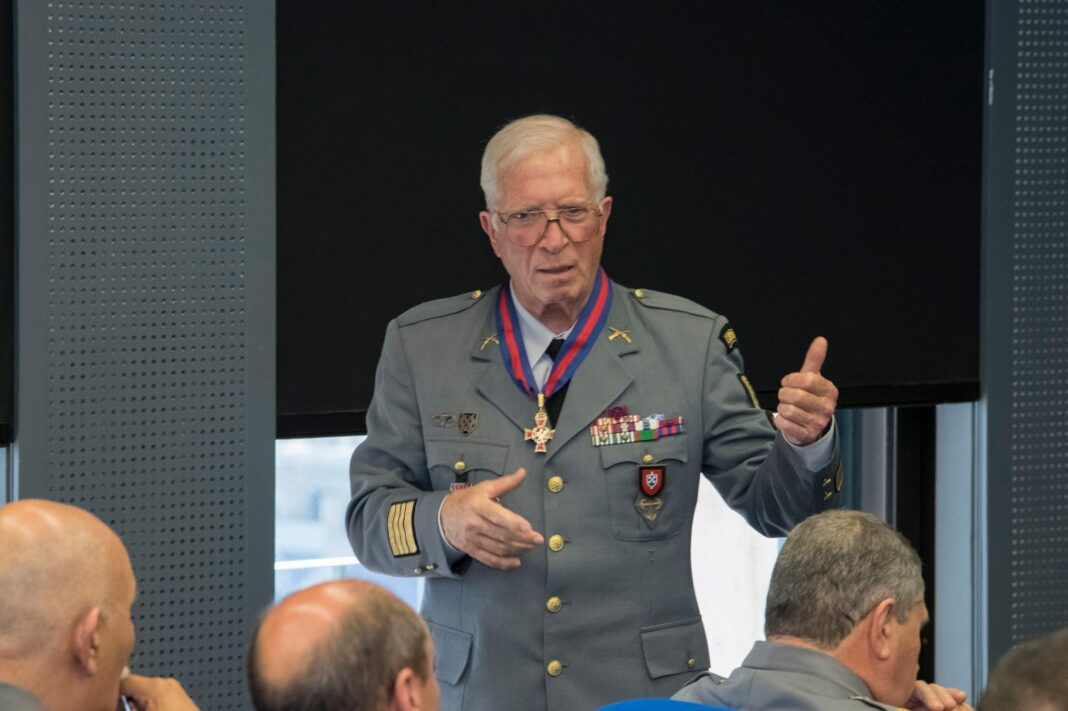 tomar-vai-distinguir-coronel-americo-henriques-com-medalha-municipal-de-merito-(c/audio)