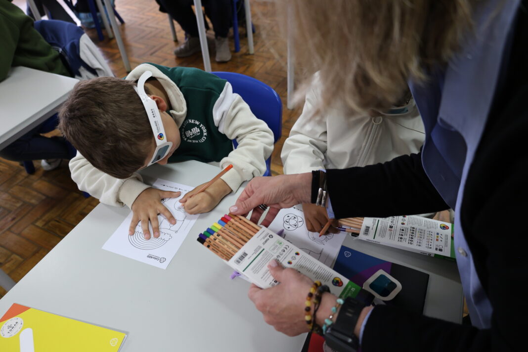 alunos-de-tomar-aprenderam-a-“ver-e-sentir”-as-cores-do-daltonismo