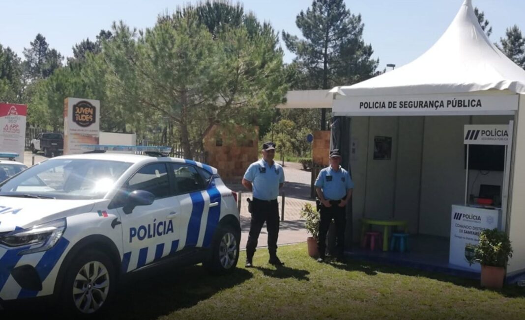 uniao-de-freguesias-distingue-agentes-da-psp-de-abrantes-pelo-trabalho-no-programa-escola-segura